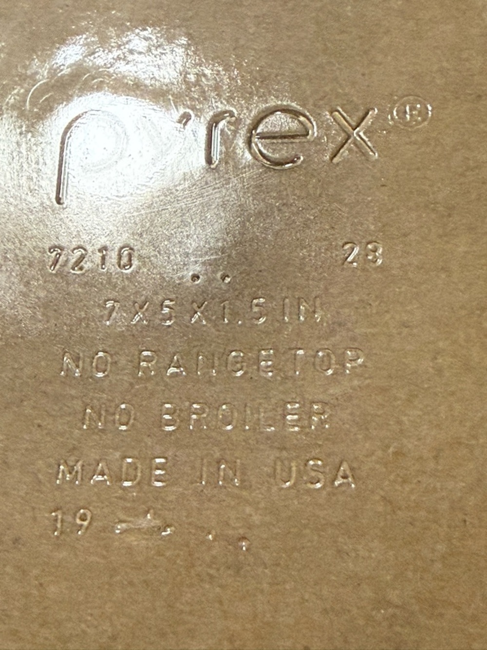 Pyrex Hello Kitty 5x7x1 dishes set of 2 brand new - Picture 3 of 3